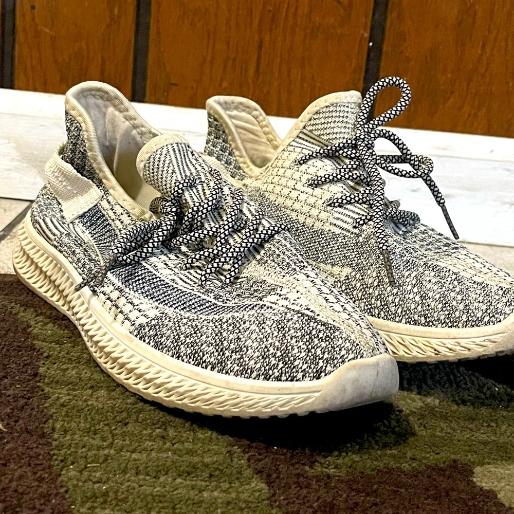Used shoes only one time